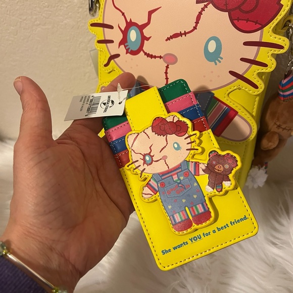 Universal Studios Hello Kitty Chucky Crossbody Bag & Hello Kitty Cardholder - Picture 6 of 10